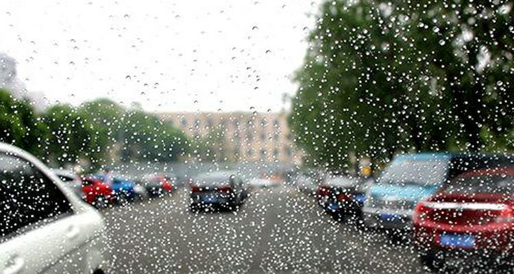 汽車玻璃防雨小妙招有哪些