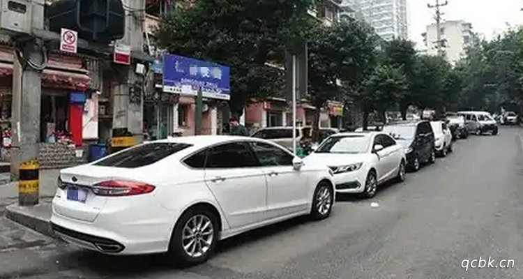 汽車被刮了找不到人怎么走保險