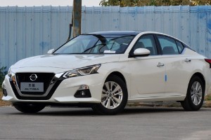 日產天籟2022新款圖片及報價 2022款天籟售價17萬一輛