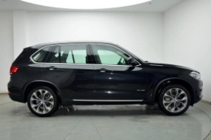 xc90和x5哪個(gè)好 x5動(dòng)力更強(qiáng)(車身長達(dá)5米)