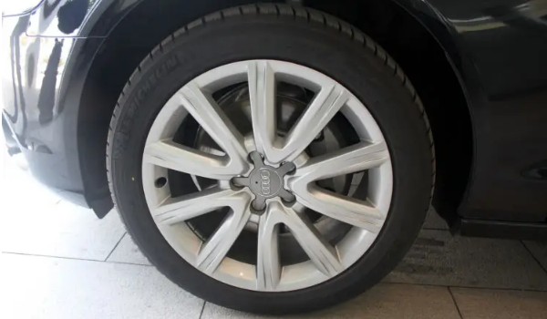 奧迪a6l輪胎規(guī)格型號 a6l的輪胎尺寸為255/40 r20