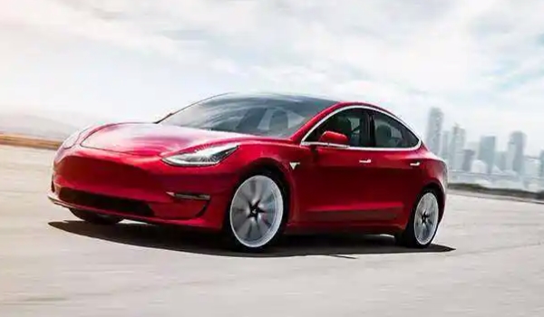 最便宜的特斯拉多少錢一輛 MODEL3新車最低29.09萬(wàn)元（全款落地30.12萬(wàn)元）