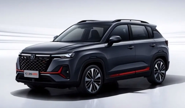 長(zhǎng)安cs35plus 價(jià)格2022款 2022款長(zhǎng)安cs35plus 售價(jià)6.99萬(wàn)（全款落地7.86萬(wàn)