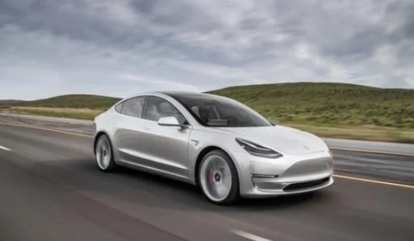 特斯拉model32022款價格 2022款model3售價27萬(落地28萬)