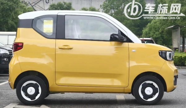 五菱電動(dòng)車mini2021款價(jià)格 2021款二手mini售價(jià)3萬(wàn)(2022款售價(jià)3萬(wàn))