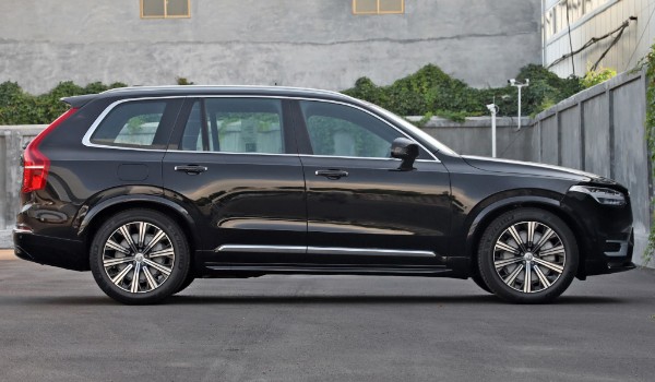 沃爾沃xc90和途銳哪個車好 途銳動力更強(xc90車長4.9米)