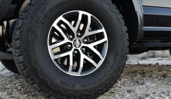 f150輪胎型號規(guī)格多少 尺寸為315/70 r17(胎寬315mm)