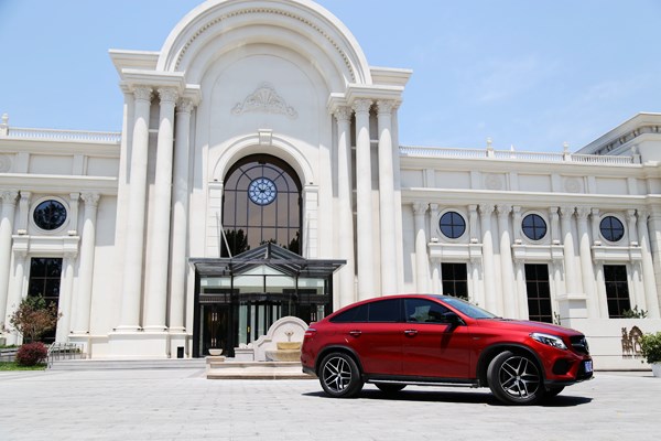 都市逍遙派 試駕奔馳GLE 450 AMG 4MATIC